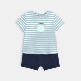T-shirt rayé marin et short bleu naissance