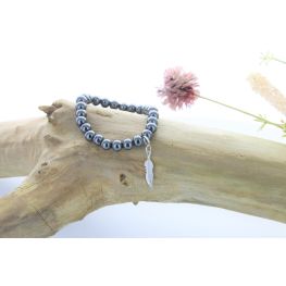 Bracelet Hématite Perles rondes 8 mm et Breloque Plume